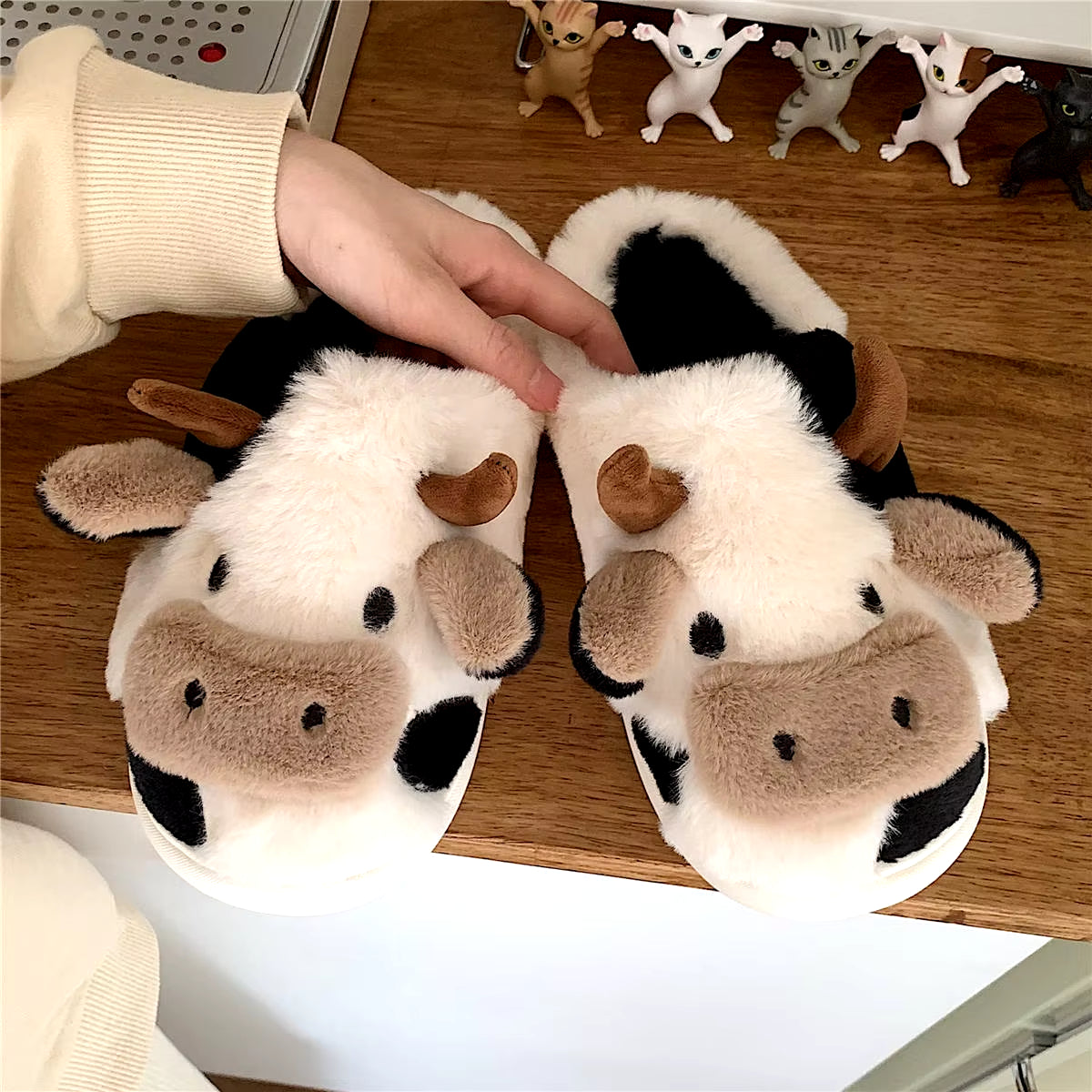 Women'S Cartoon Cute Cow House Slippers Warm plus Lined Closed Toe Fuzzy Home Slides Women'S Fluffy Comfy Shoes Winter Autumn